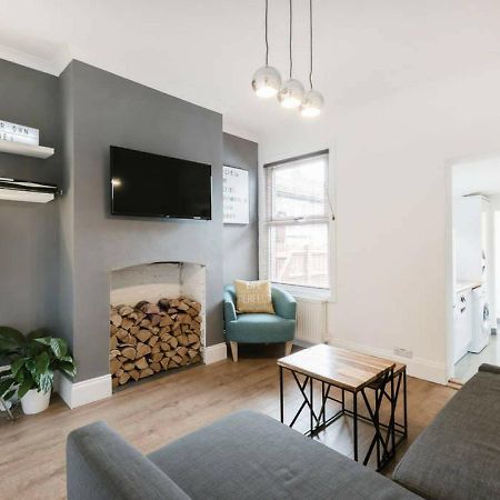 Cambridge House - Modern 2 Bedroom House, Close To Luton Airport & Town Centre Exteriér fotografie